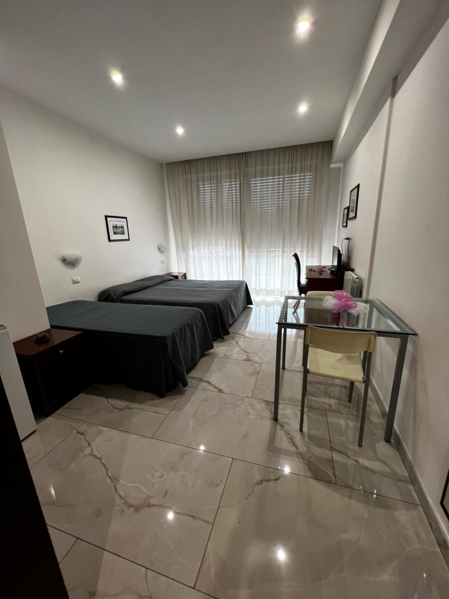 Parco Tirreno Hotel Rom Exteriör bild