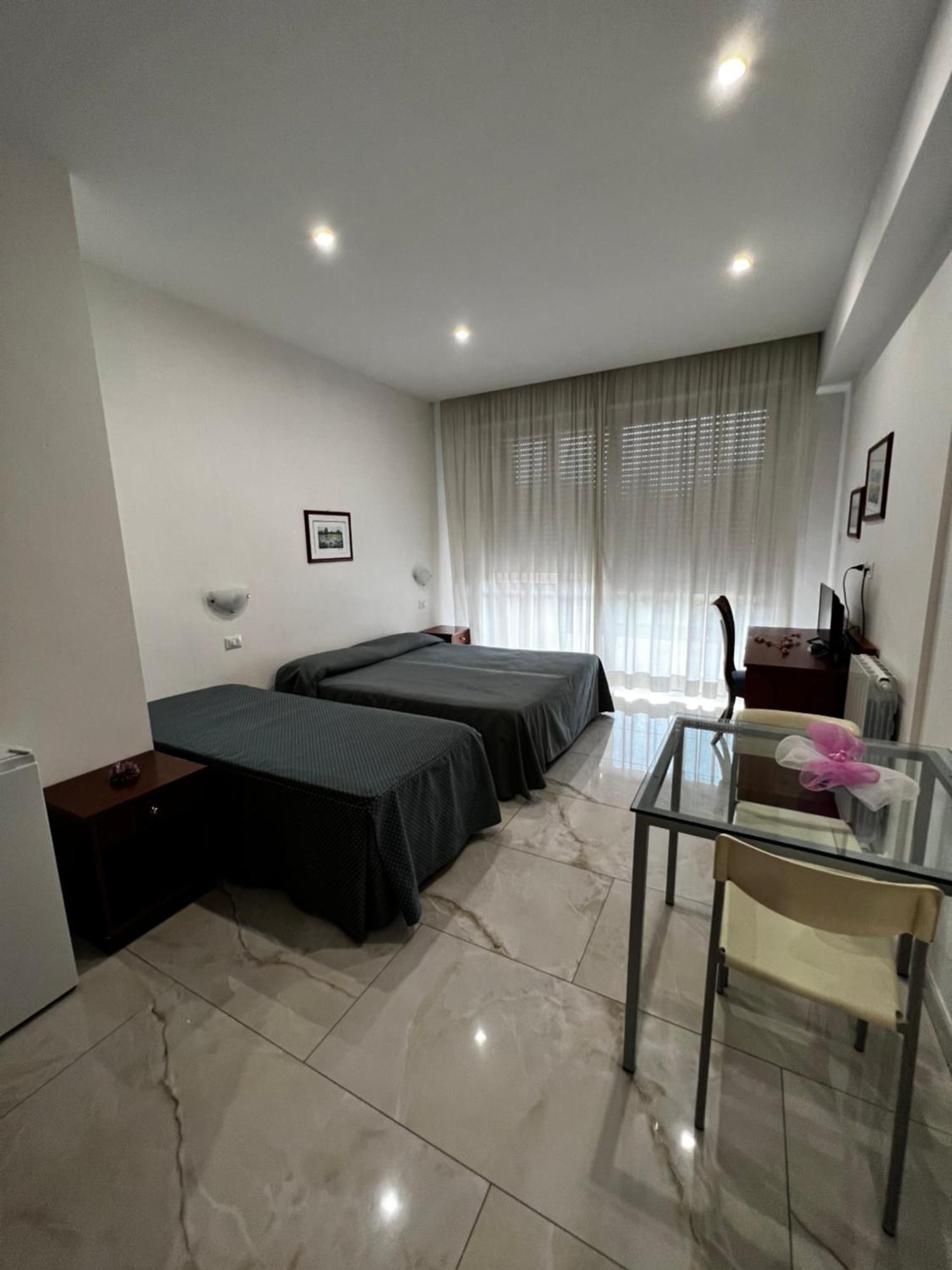 Parco Tirreno Hotel Rom Exteriör bild