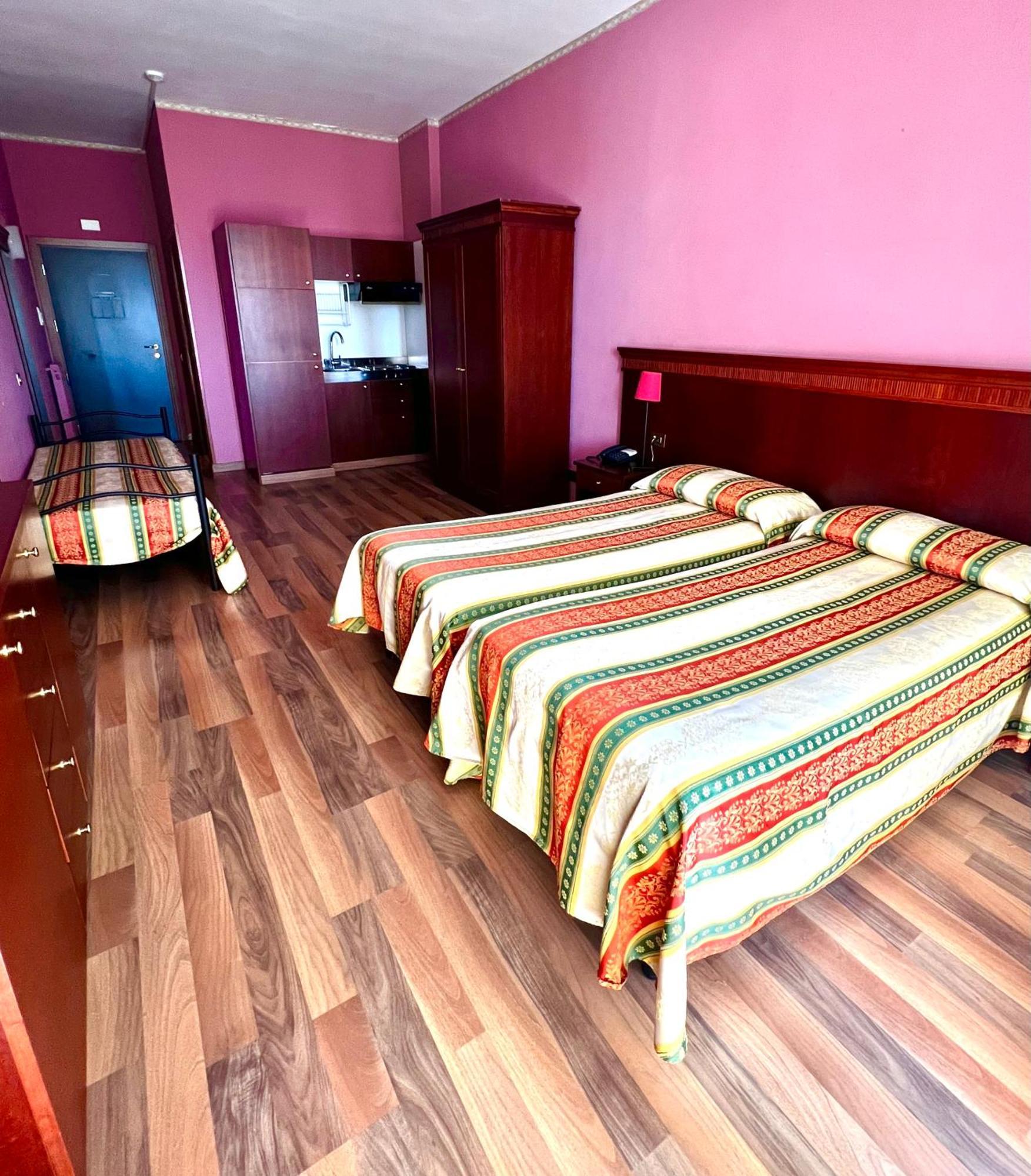 Parco Tirreno Hotel Rom Exteriör bild