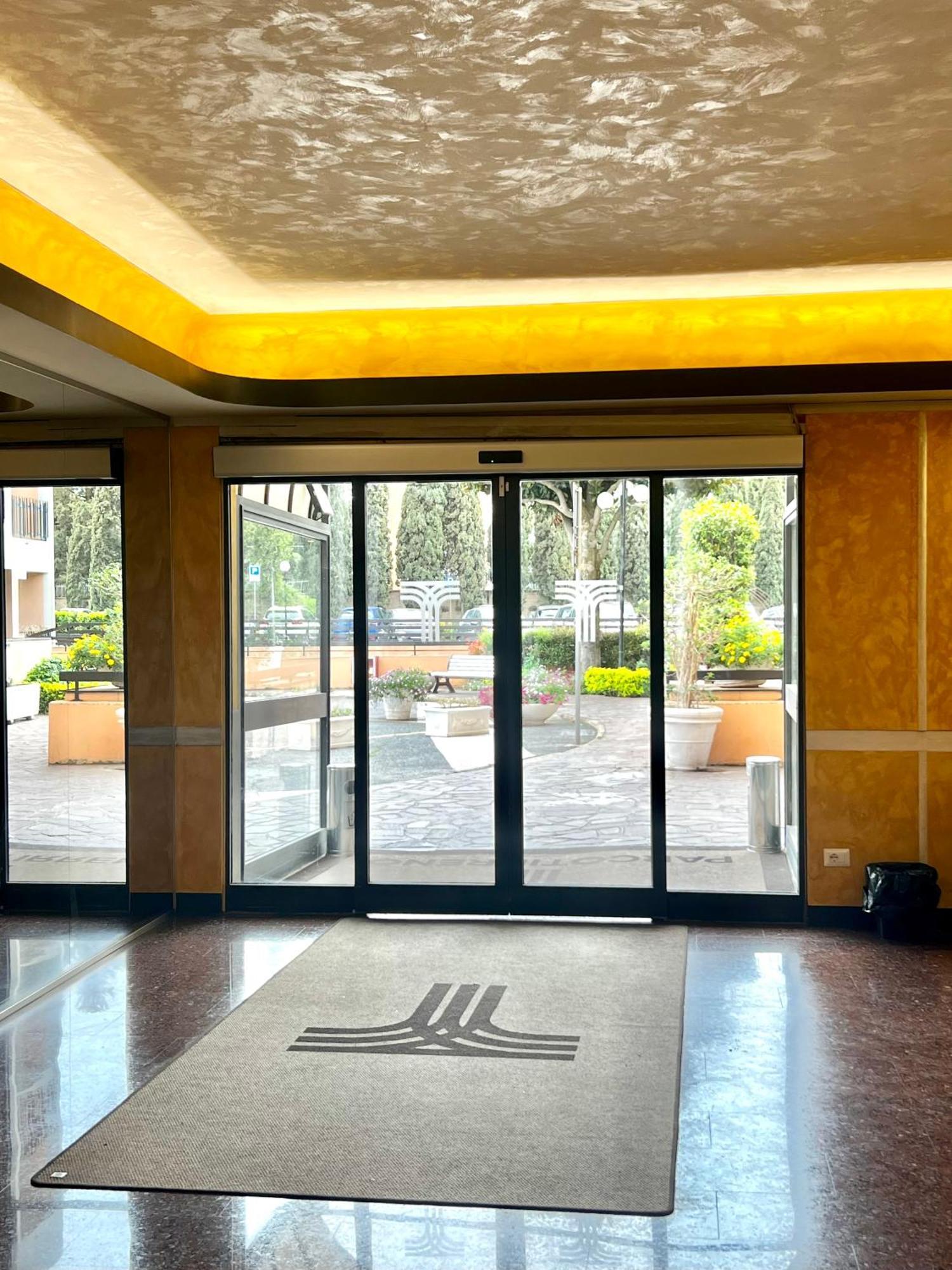 Parco Tirreno Hotel Rom Exteriör bild